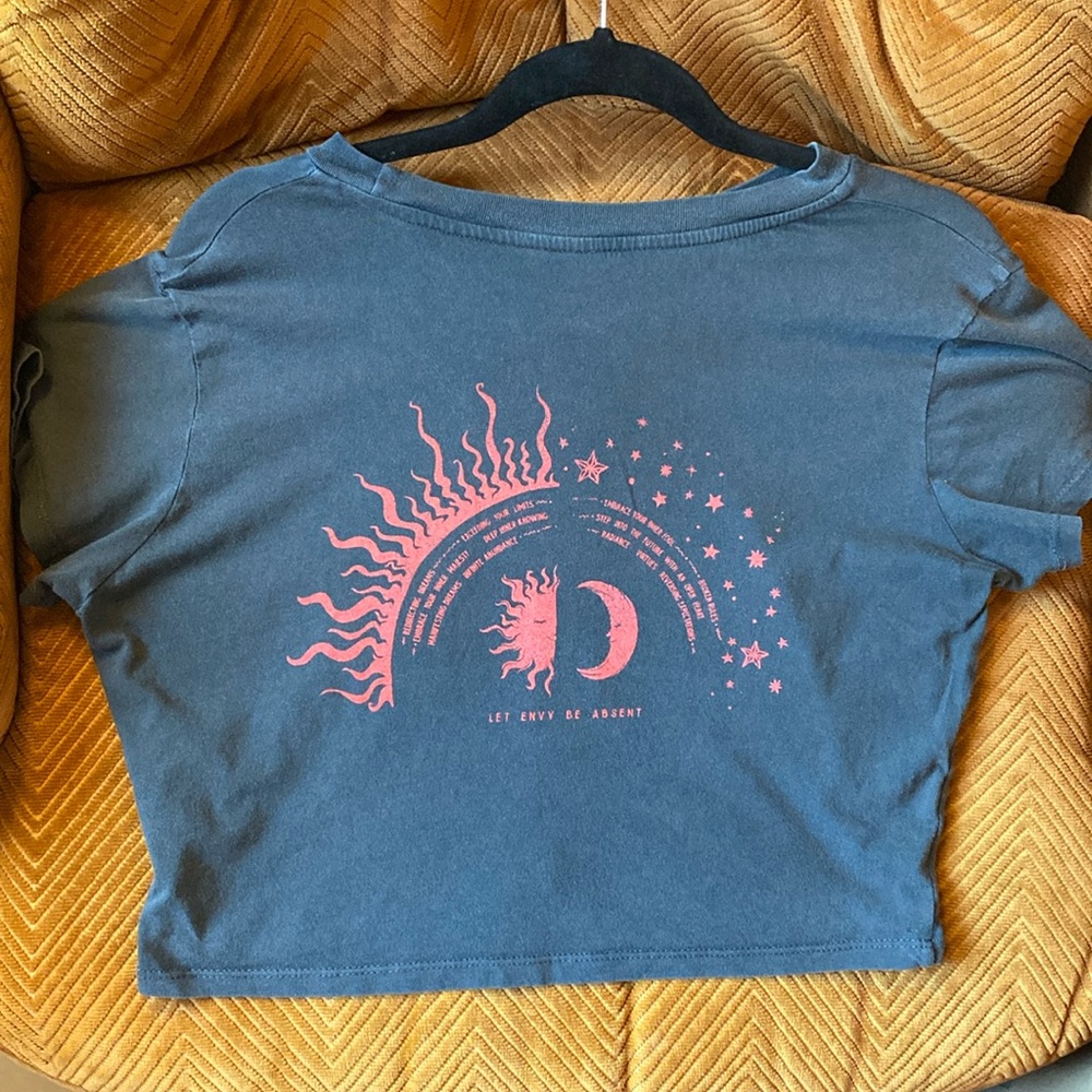 UO Celestial Cropped Graphic Tee Boxy Crop Short Sleeve T shirt Moon Sun